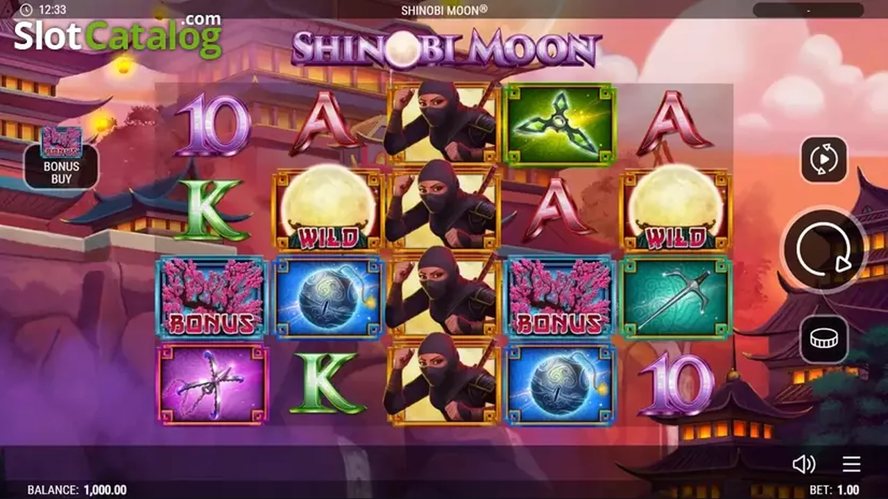 Shinobi Moon gameplay screenshot showing the reels and interface